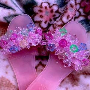 Crysal flip flops, hard and flexible Size: 9